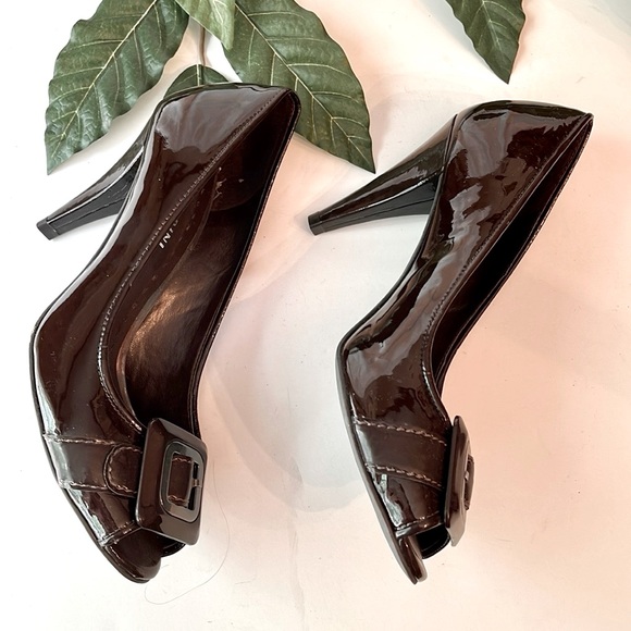 GIANNI BINI BROWN BUCKLE PEEP TOE HEELS - Picture 5 of 8